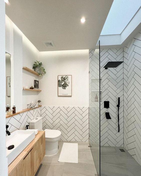 Área de la regadera para baños pequeños