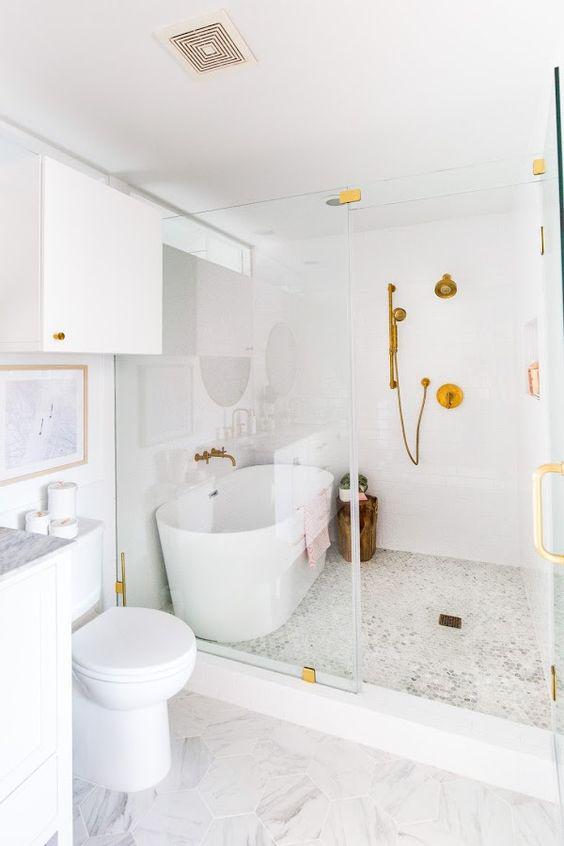 Baños con jacuzzi y regadera