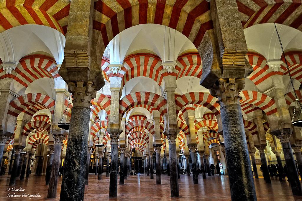 La Galería de Arcos en el interior de la Mezquita de Córdoba (III)