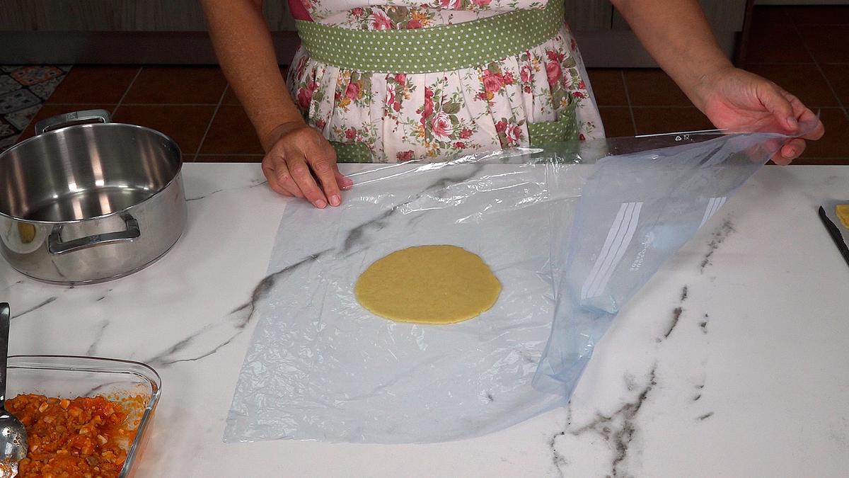 EMPANADAS DE POLLO CON MASA CASERA. Una receta fácil y deliciosa - Loli Domínguez - Foto 14