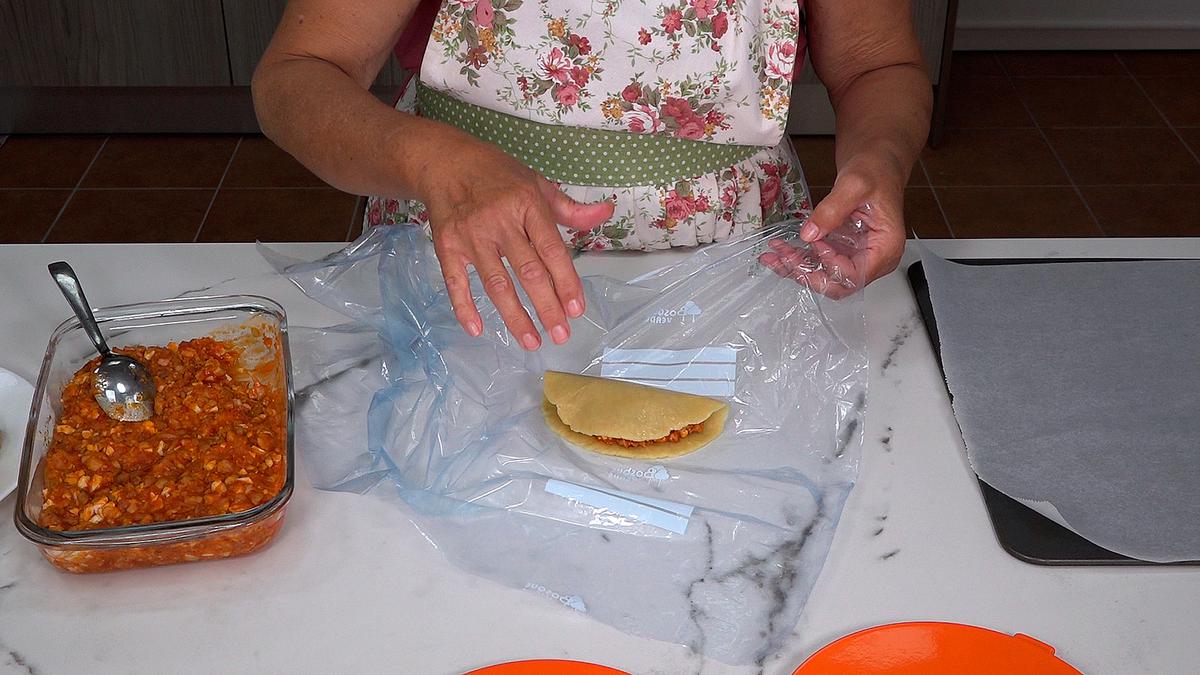 EMPANADAS DE POLLO CON MASA CASERA. Una receta fácil y deliciosa - Loli Domínguez - Foto 15