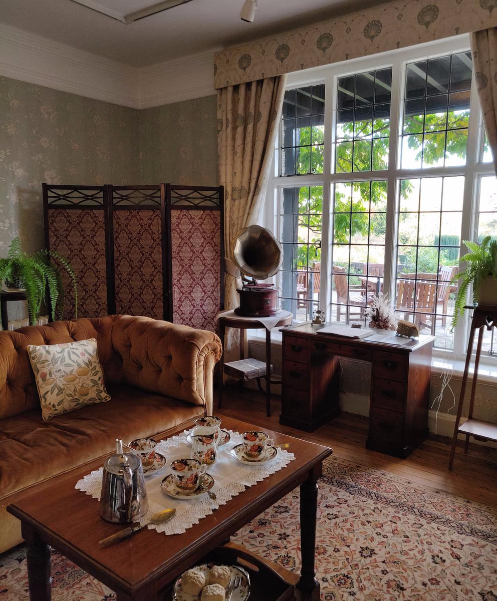 Un detalle retro puede elevar el glamour de la decoración de tu hogar 1