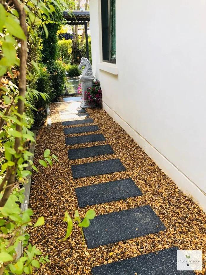 Ideas con adoquines y grava para jardín lateral pequeño