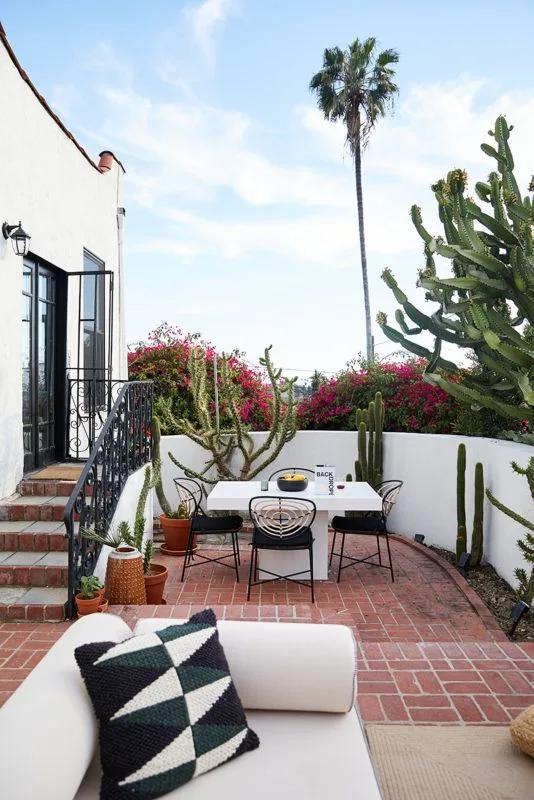 Paleta de colores para decorar un jardín con estilo boho