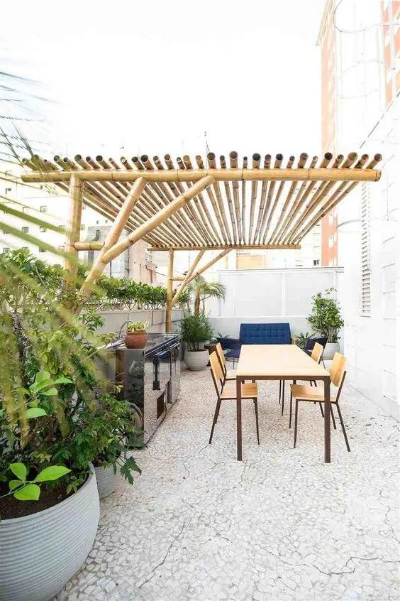 Pérgolas con cañas de bambú