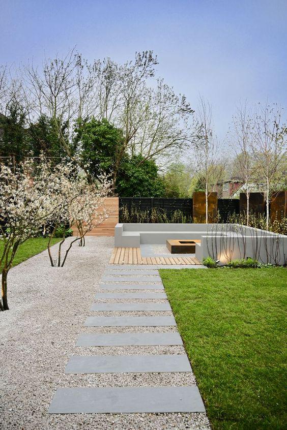 Combinación de pavimentación con bloques y piedra