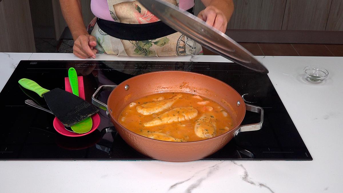 MERLUZA CON GAMBAS A LA MARINERA. Una receta fácil, rápida y económica, pero sobre todo deliciosa - Loli Domínguez - foto 6