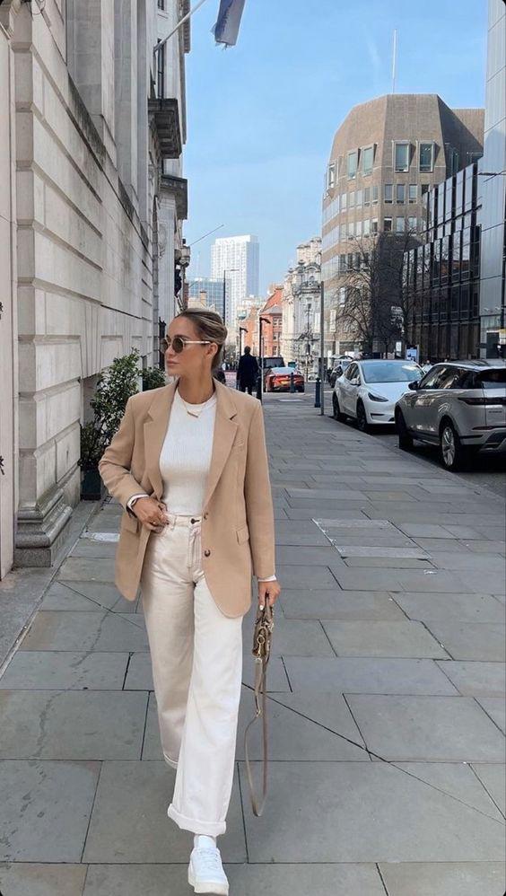 Blazers de moda color camel o beige