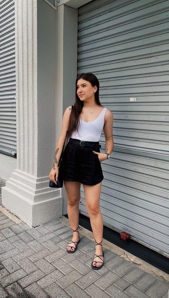 Looks casuales para verano con shorts negros