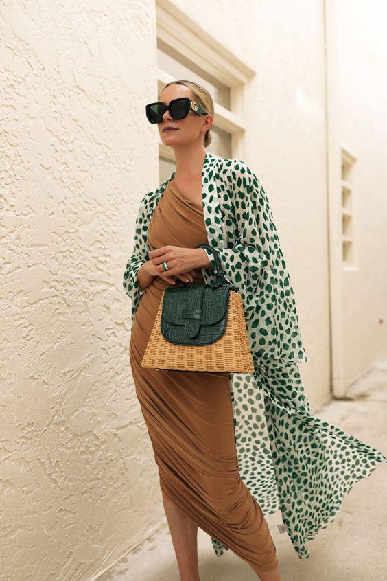 Prendas estampadas para mujeres maduras