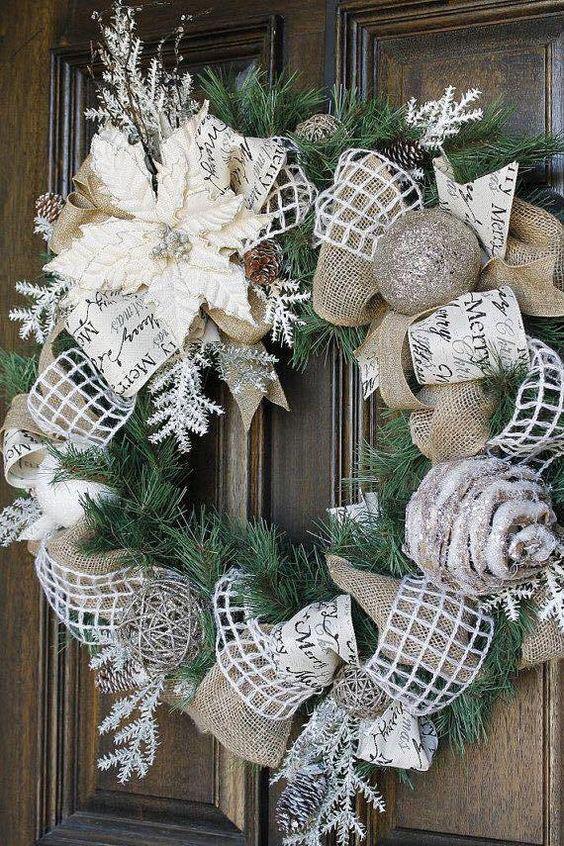 Manualidades navideñas para decorar la entrada con listones