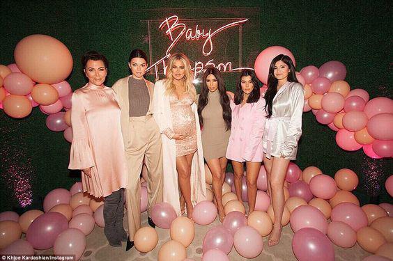 Vestidos de baby shower de famosas