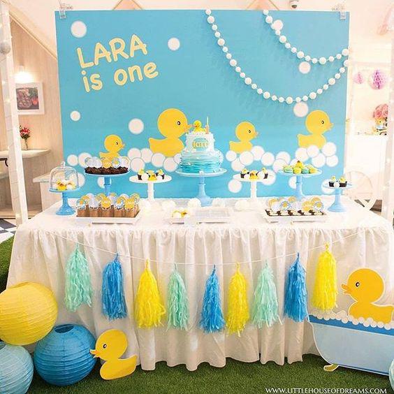 Decoración para baby shower de patito
