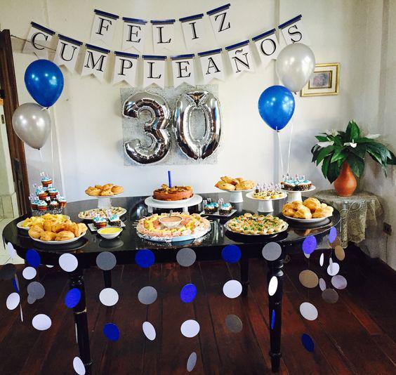 Decoración sencilla de una fiesta en casa para hombre