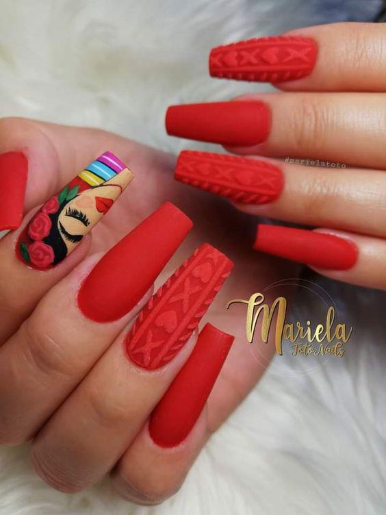 Uñas con Detalles en Relieve y 3D para el 16 de septiembre