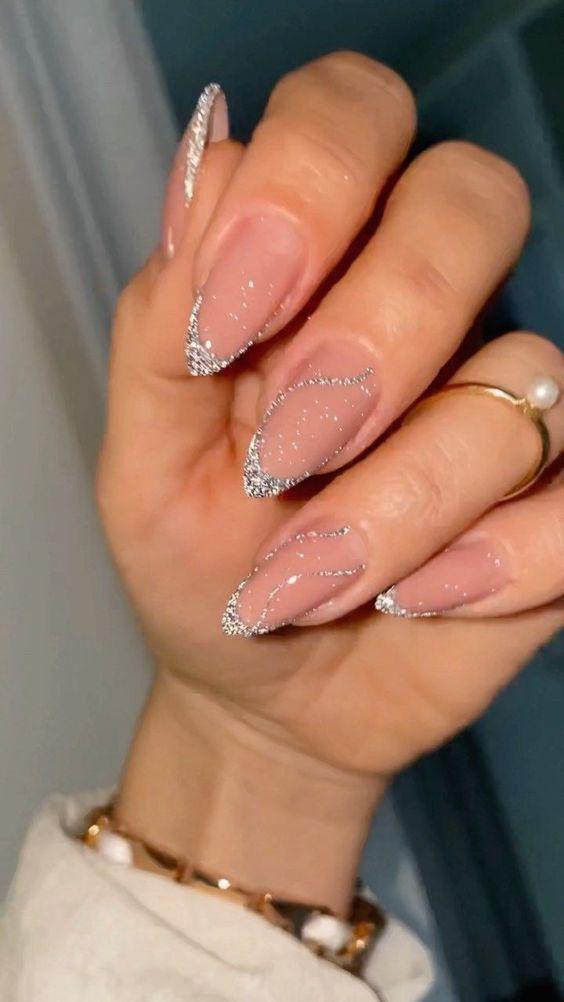 Cómo son las uñas almendradas