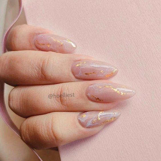 Tipos de uñas postizas almendradas