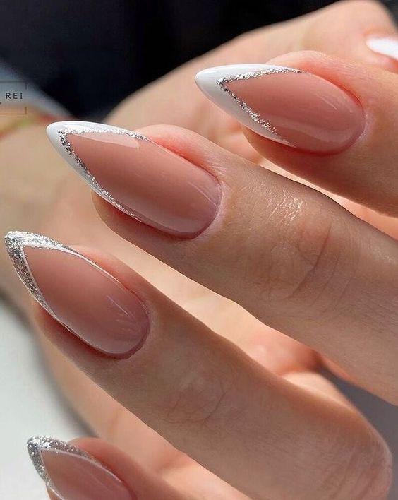 Uñas postizas tradicionales almendradas