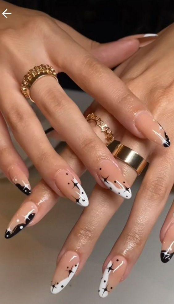 Uñas postizas almendradas pre-diseñadas
