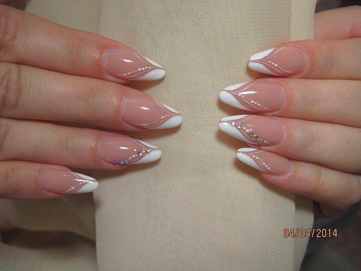 Uñas postizas almendradas pre-diseñadas