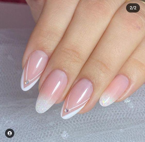 Uñas postizas almendradas pre-diseñadas