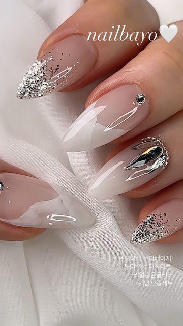 Uñas almendradas postizas en gel