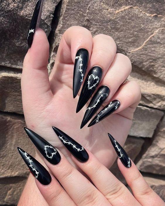 ¿Cómo se le llaman a las uñas puntiagudas?