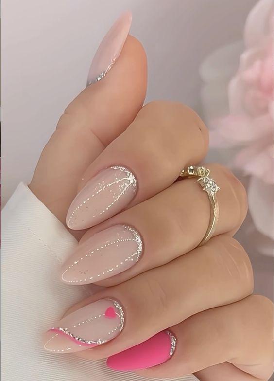 uñas almendradas