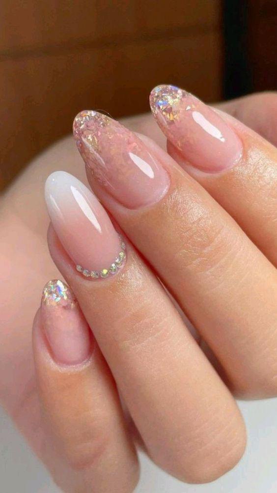 Cómo son las uñas almendradas