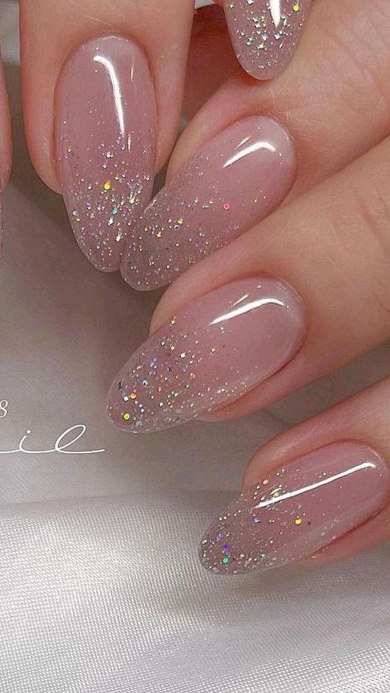 Cómo son las uñas almendradas