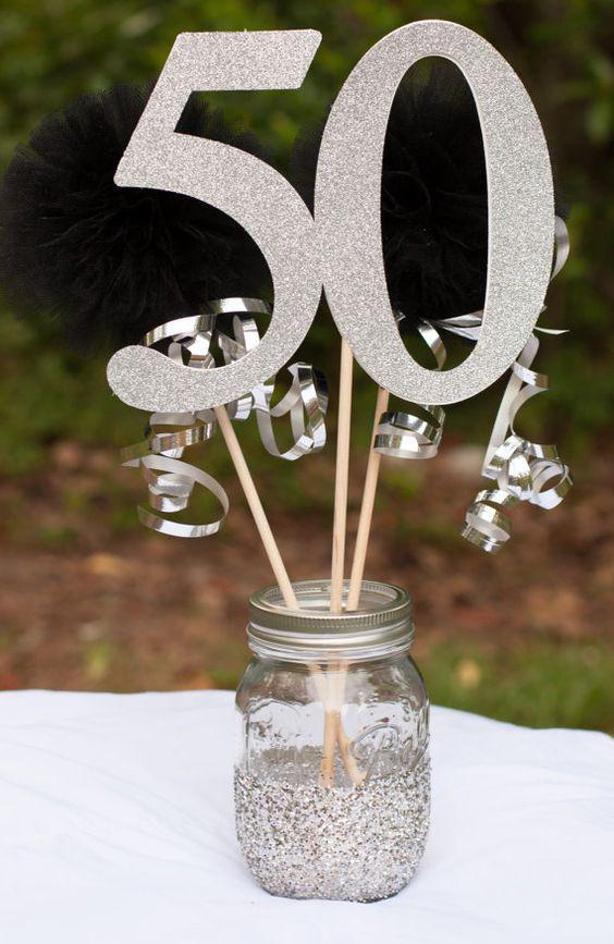 Centros de mesa para una fiesta de cumpleaños 50