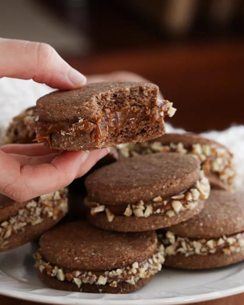 alfajores nuez dulce de leche receta