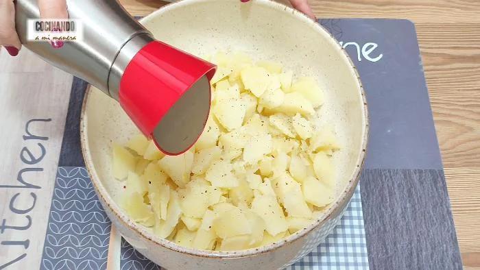 receta de ensaladilla de merluza paso 4