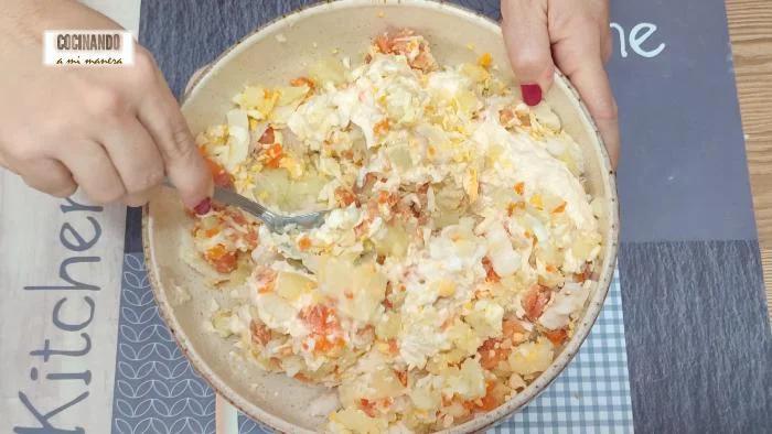 receta de ensaladilla de merluza paso 4e