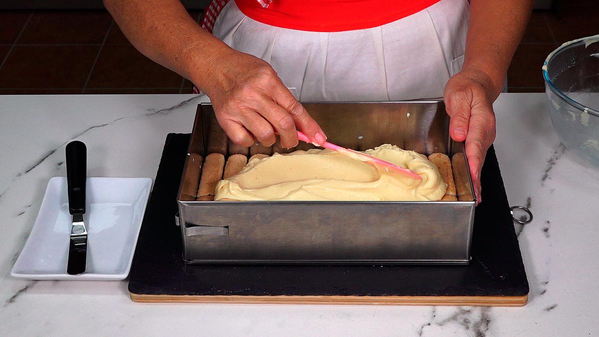 POSTRE DE HOJALDRE CON CREMA PARA NAVIDAD. Delicioso postre con hojaldre y crema además de otros ingredientes que lo hacen completamente irresistible - Loli Domínguez - Foto 6