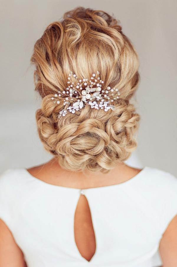 peinados-novia-pelo-recogido-mono-bajo-600x901-1