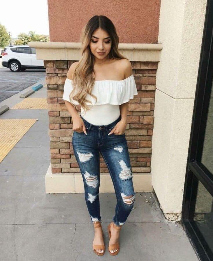 Blusas con hombros descubiertos para mujeres de 40