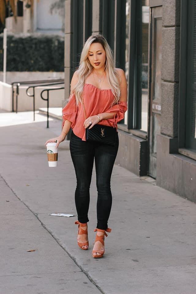 Looks casuales de blusas con hombros descubiertos