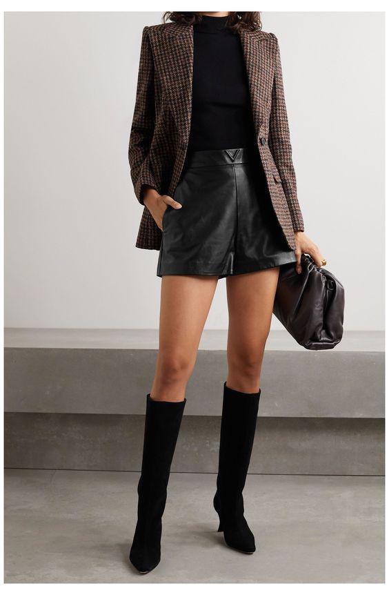 Shorts con blazer y botas para el invierno