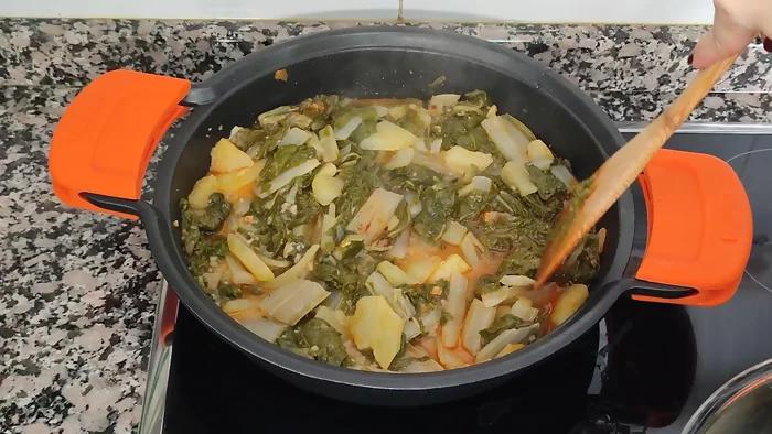 acelgas con patatas paso 5c