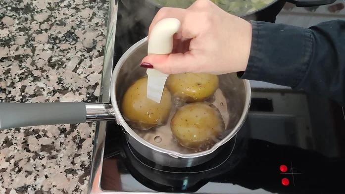 acelgas con patatas paso 1b