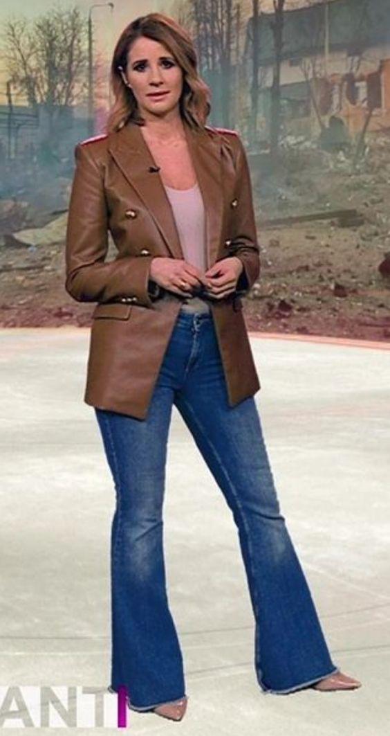 Chamarras de cuero con jeans de mezclilla
