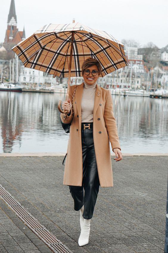 Looks casuales con botas para mujeres maduras