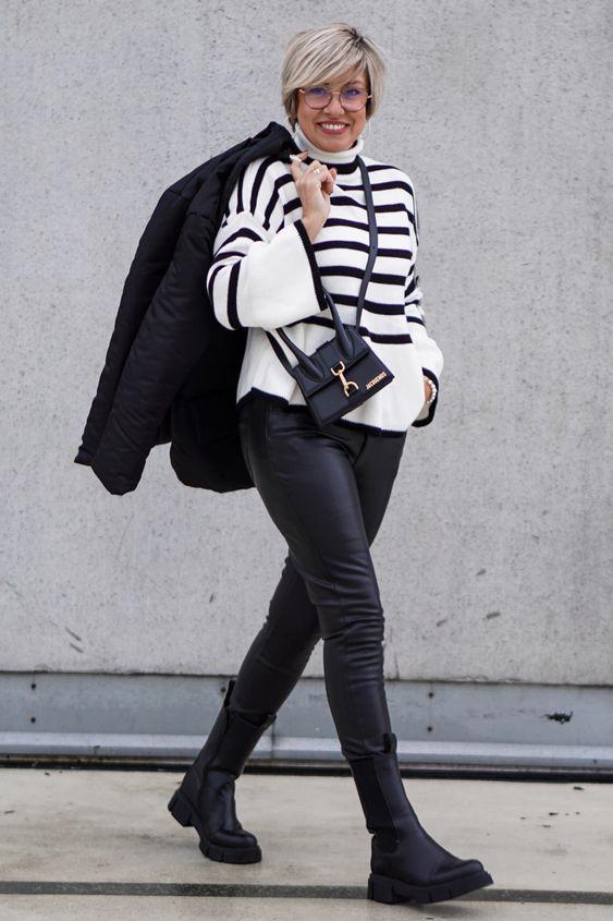 Ideas con botas negras para mujeres maduras