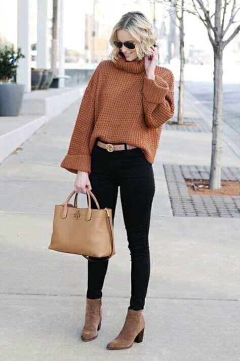 Outfits con botines para mujeres de 40