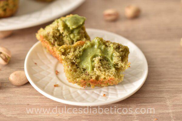 muffins rellenos de crema de pistacho