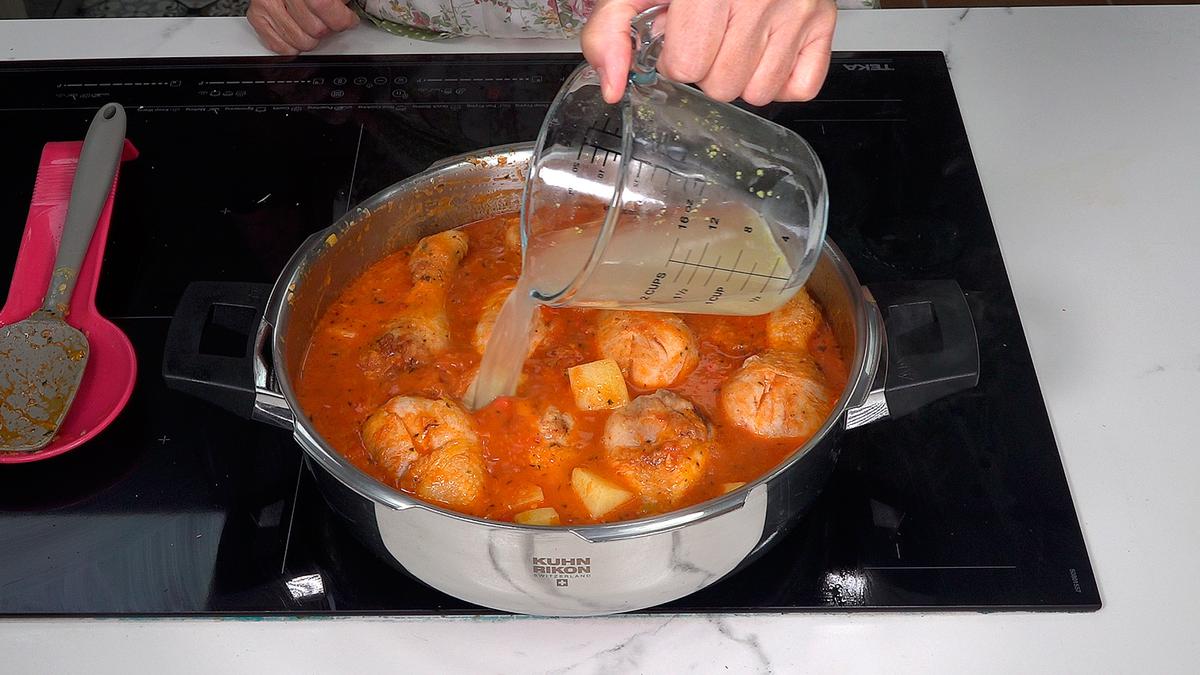 Guiso de pollo con patatas. Saludable y delicioso guiso que resulta muy fácil de hacer y rinde mucho - Loli Domínguez - Foto 4