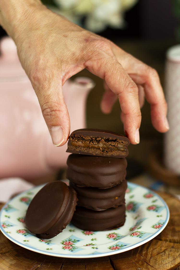 Alfajores de Chocolate la versión chocolateada de un clásico