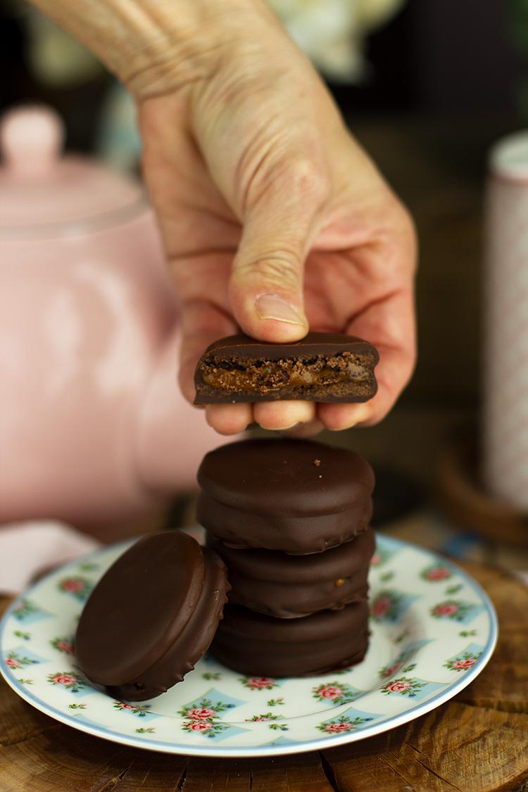 Alfajores de Chocolate la versión chocolateada de un clásico