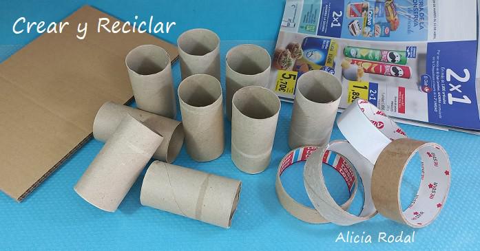 Vamos a transformar unos simples tubos o rollos de cartón del papel higiénico, en un precioso organizador giratorio de mesa para tus herramientas de trabajo de manualidades o lo que quieras. DIY y además lo vamos a proteger y plastificar con resina o barniz casero.